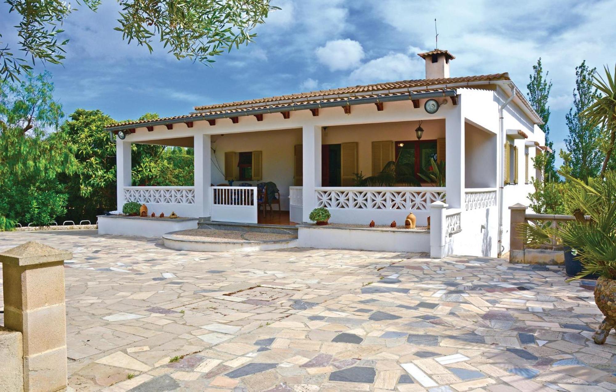 Nice Home In Alcudia Alcudia (Mallorca)