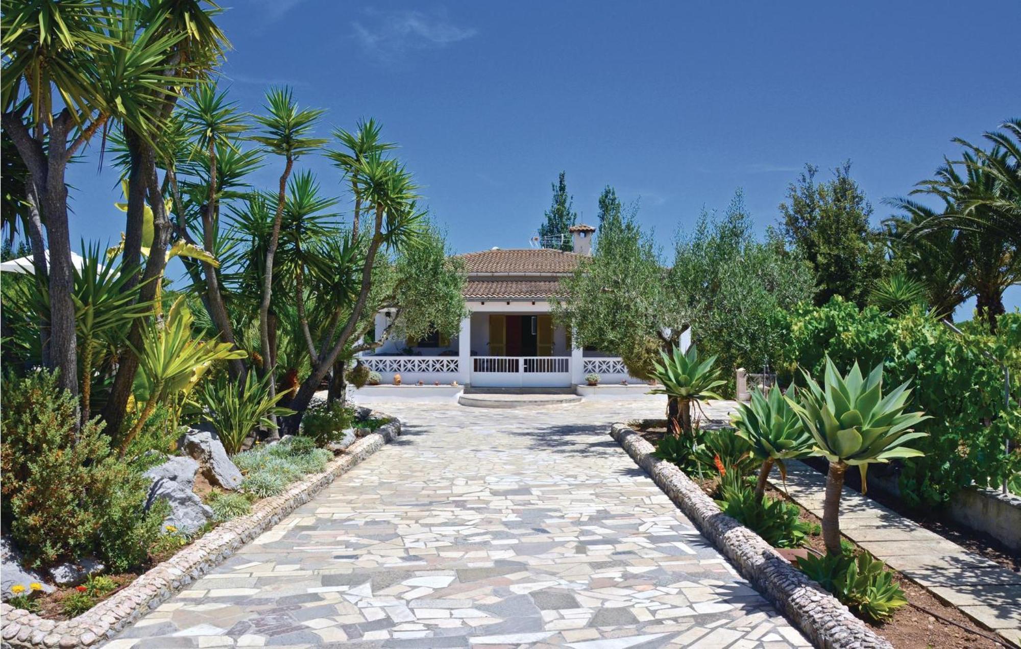 Nice Home In Alcudia Alcudia (Mallorca)